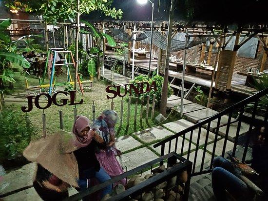 Restoran Joglo Sunda